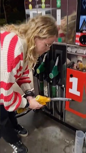 Ela Descobriu Isso No Posto 😮 (@naiikoon)