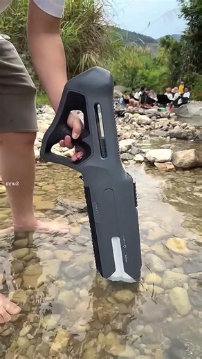 Incredible_water_pressure_comes_out_of_this_gun#shortvideo