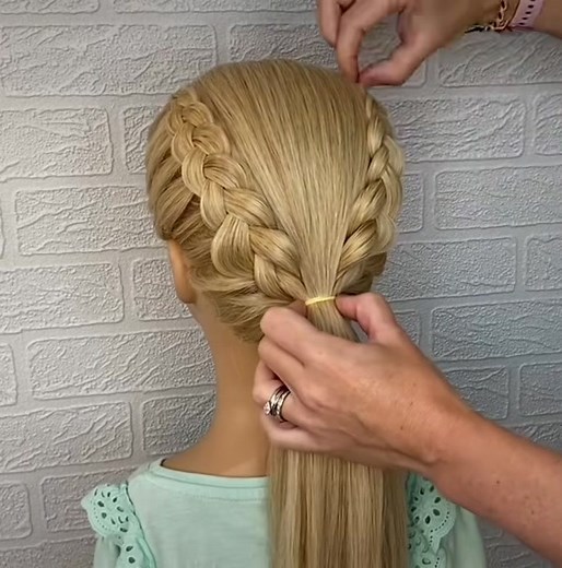 Fancy Ponytail Style Tutorial: Easy Hairstyles for Girls