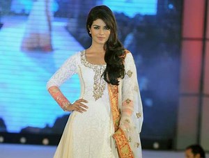 Priyanka Chopra replaces Kareena Kapoor in Sanjay Leela Bhansali's next