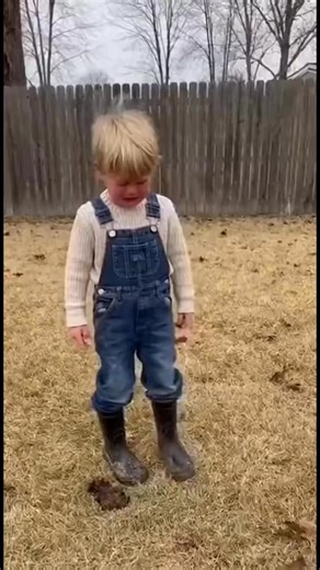 The basketball captain thought he was untouchable because he’s 6’4” and the school’s golden boy. He mugged my 15-year-old nephew for $10 and mocked his dead parents. He didn't know the boy lives with a retired Heavyweight Champion. I looked at my nephew's bruised face. "I promise I won't kill him," I lied. Then I got in my truck to deliver a lesson in pain… Chapter 1: The Shadow of a Ghost The sound of the front door closing was too quiet. That was my first clue. Usually, when Toby gets home, th