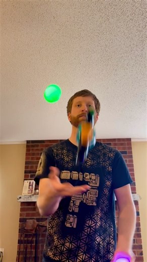Owstin Mor on Instagram: "High score! (24 commands) anyone want to take my throne? 🤴#jugglebopping #bopit #bopitchallenge #90skidsonly #jugglersofinstagram"