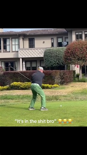 This caddie at Pebble Beach 💀💀 #golf #golftok #golftiktok #fyp (Via IG/caddie_whisperer)