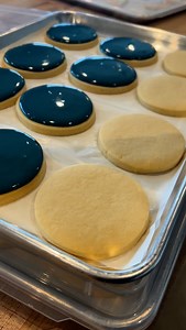 Moving into our fall color palettes and I couldn’t be happier. Bring on all the moody colors! . . . #Cookies #cookiesofinstagram #cookiedecorating #cookiedecorator #royalicing #cookiesofinstagram #royalicingcookies #cookiedecoratingvideo #sugarcookiedecorating #sugarcookies #sugarcookiesofinstagram | Dani's Kitchen Shop