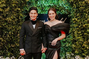 Coco Martin, Julia Montes grace ABS-CBN Ball 2023's red carpet together | ABS-CBN Entertainment