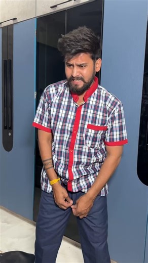 Introducing the "VitaWear SmartBand," a next-generation wearable gadget🎉