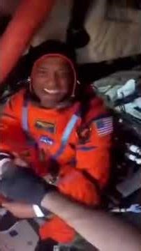 Uzaydan Eve Dönüş: İlk Karşılama! 🚀