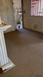Processus de nivellement du salon en cours en attendant la pose | Faso carrelage & finition SARL