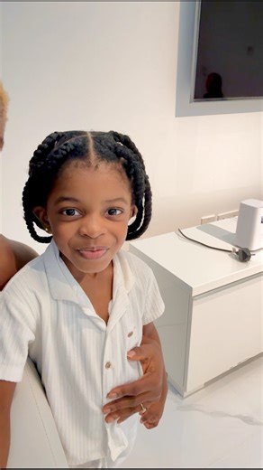 690K views · 10K reactions | My daughter trying to pronounce different Nigerian soup in our native language. 藍 Did she try? | AngieNation | Facebook