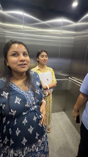 লিফটের মধ্যে আরেকটু হলে আটকে যাচ্ছিলাম #dola #minivlog