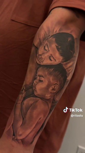 I am a tattoo artist based in Phoenix, AZ. I specialize in meaningful, realistic, black and grey tattoos. I tattoo a lot of portraits. Follow me on instagram! @ andrickaviles #realismtattoo #tattooideas #tattootok #tattoodesign #tattootiktok