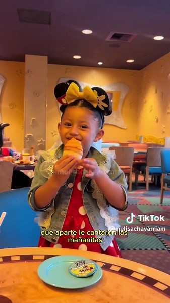 Experiencia en Goofy's Kitchen en Disneyland: Una Aventura Llena de Magia y Personajes