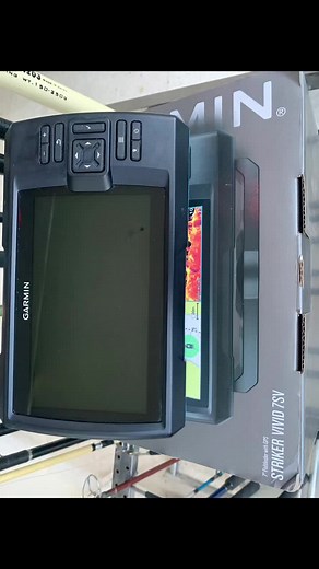 Garmin Striker Vivid 7SV Fish Finder: Used Like New