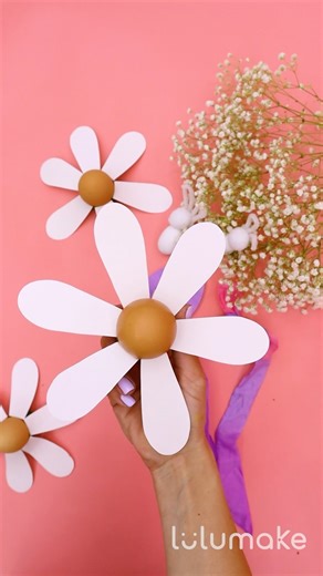 28K views · 333 reactions | Turning simple materials into Easter magic! ✨ ⁣ ⁣ Transforming paper rolls, paper, and eggs into adorable daisies for the perfect Easter decor!  ⁣ ⁣ Let your creativity bloom this season with this DIY project!  #EasterDIY #PaperCrafting #SpringDecor” | LuluMake | Facebook