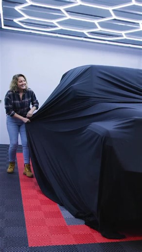 1.6K views · 47 reactions | Van standaard naar standout. Deze Jeep Wrangler kreeg bij APM Customs een complete transformatie met Yellow O van Avery Dennison @averydennisonwrapping_eu . Het resultaat: een brute, opvallende 4x4 die kracht en stijl perfect combineert. Deze Wrangler is niet te missen en klaar voor elk terrein. #jeep #wrangler #jeepwrangler #yellow #averydennison #yellowo #Carwrap #4x4 #customwrap #offroad | Peter Schalk | Facebook