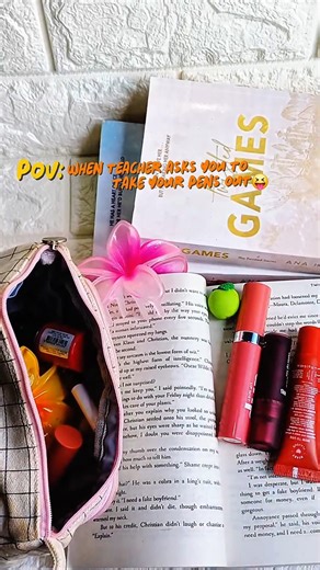 🫣😝#trending#funny#memes#fyp#foryou#viralvideo#asmr#lipstick#viral#ytshorts#memeshorts