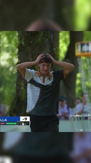 This Disc Golf Putt Shouldn't Have Gone In! 😱
