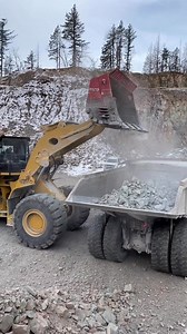 new Cat 992 wheel loader at their Cox Quarry operations loading 60 tonne 775 haul trucks at 20tonne per pass #construction #dozer #buildozer #Caterpillar #crawlerdozer #engineering | Gael Crawford