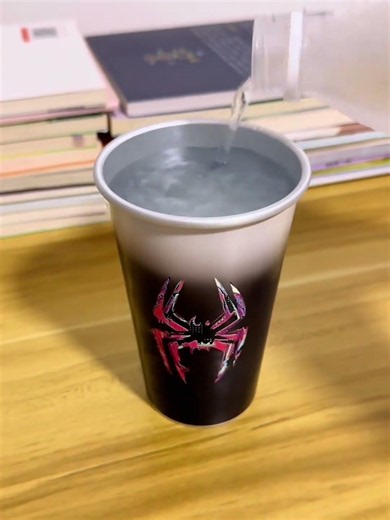 This water cup is so cool, it's beyond compare! #SpiderMan #GlowInDark #ColorChangingMug