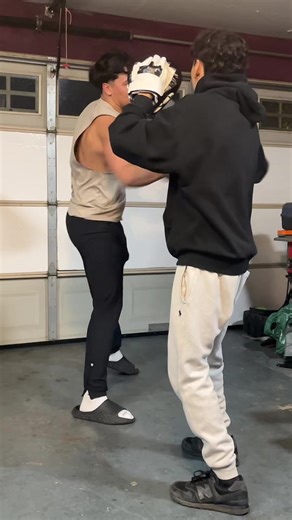 #Brother love they tuff over here #boxing #handwork 🔢 #family #fyp big bro lil bro @Everlast. 🥊