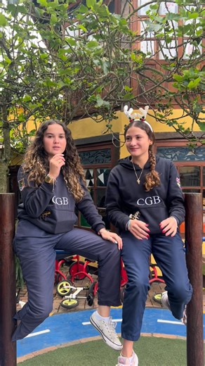 Colegio Gran Bretaña on Instagram: "🎓⚡ Ping-pong with our Seniors! University acceptances ✅ future careers ✅ big dreams ahead 🚀 We put our Seniors on the spot to talk about where they were accepted and what they’ll be studying next — and their excitement says it all! 🌍✨ So proud to see them chasing their goals and getting ready for the next chapter. Which university would YOU choose? 👀👇 #SeniorYear #UniversityAcceptances #FutureLeaders #NextChapter #CGBProud #internationalschool #internatio