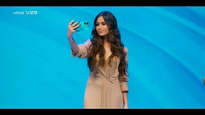 94K views · 1.2K reactions | There's magic in her every step. ​ Watch as the magical Jannat Zubair unveils the #MagicalPhone, the new #vivoV25.​ Pre-book Now: bit.ly/3dgxMRh #DelightEveryMoment | vivo | Facebook