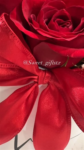 Fresas con chocolates.arreglos .Detalles on Instagram: "Enamóra con este hermoso detalle"