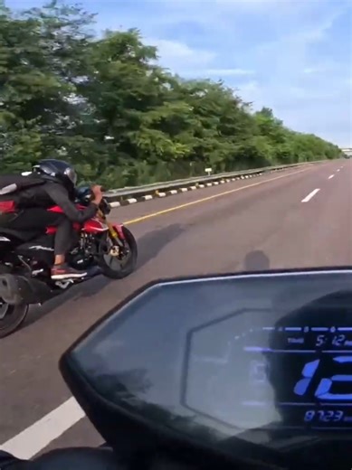 2026 Apache 160 4v vs 2026 Pulsar N160 Premium: Drag Race