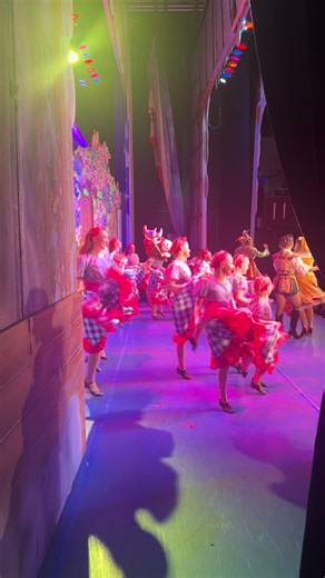 Discover Daisy the Panto Cow's Dance Moves