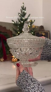 As if you needed another reason… Pouring your own holiday candles is one of the coziest seasonal DIYs, the entire house smells amazing while you’re pouring them and then you have a beautiful candle to enjoy all season long. Top tier gift idea as well! Be sure to use heat-safe vessels, thicker glass without cracks or imperfections! | Krysta Meeker Home & DIY