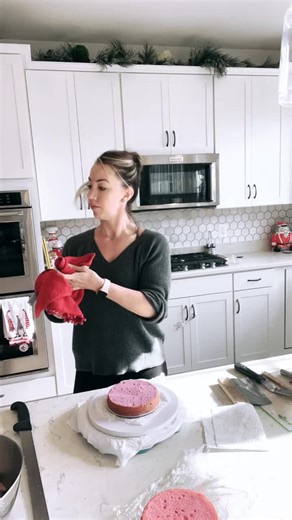 Birthdays are nature’s way of telling you to eat more cake. #letthemeatcake #eatmorecake #bakingitdown #bakingitdownpodcast #fondantcake #6thbirthdaycake #kitchentherapy #comehangoutinthekitchen sisterinlawswhobake #bakingpost