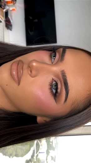 SHERREE MORRIS🦋 on Instagram: "ONLINE TUTORIAL NOW AVAILABLE 🎥- Learn how to create my Soft Browns Fox Eye in an indepth tutorial, showing you my updated techniques, fav products & tricks to help you achieve my signature glams! • AVAILABLE WORLDWIDE • Watch as many times as you like • Products & Brushes listed • Full tutorial face & eyes included • AFTERPAY AVAILABLE • Certificate of completion given • Demonstration on lighting used for content Can be found on my website - www.sherreemorris.co