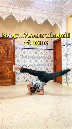 No gym? Learn windmill only at home👀 Start with the basics, stay consistent, and trust the process. Save this tutorial and practice step by step 🔥 #breakdance #bboy #powermoves #windmill #breaking How to windmill Windmill tutorial