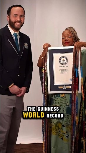 World’s longest fingernails 😳