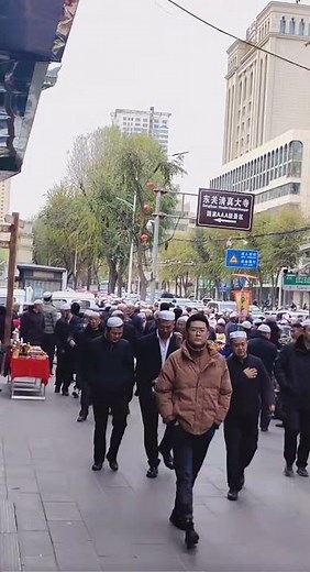 This is Qinghai, China, with the largest mosque in China, 400,000 Muslims live in Qinghai