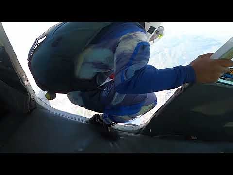 Jumping out of a Cessna 182 #skydiving