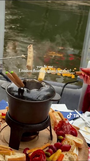 Experience Floating Igloos at Canary Wharf