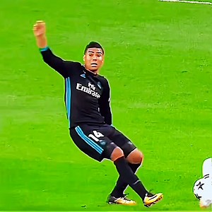 Funny Moments in Football 😂The Funniest Moments That Will Make You Laugh #football #https://vm.tiktok.com/ZSrfLkvnp/Comedy on the Soccer Field #football | Sports fan