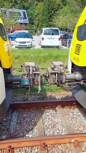 How Japan's Trains Connect Automatically Without Any Workers ?