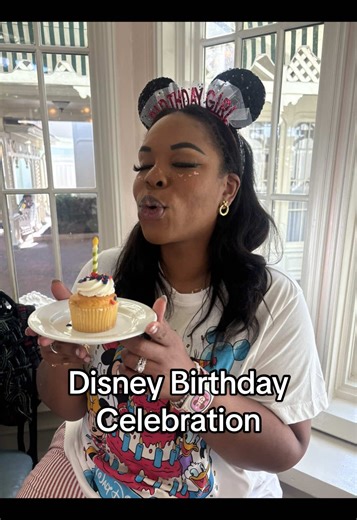 POV: Your friends show up and celebrate you featuring @Blake Silva my birthday twin singing!! #DisneyBirthday #MagicKingdom #HappyBirthday #Disneytok #Celebrate
