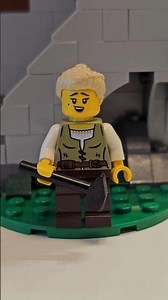 LEGO 10332 Medieval Town Square Minifigures:Carpenter