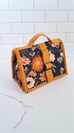 Kristina Brinkerhoff || Modern Sewing and Quilting Patterns on Instagram: "Want to sew your own Nightingale Zipper Case? Join in the sew along! The week of December 1st, I'm hosting a virtual sew along. Each day of the week (M-F), I'll send out an assignment to complete and post a video here to go along with the day's task. By the end of the week, we'll have our cases completed. 🙌 Comment SEW and I'll send the sew along sign up form and details straight to you! 🥰 A few notes about the sew alon