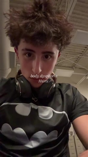 Dre🇮🇹 (@drexodean)’s video of body dysphoria