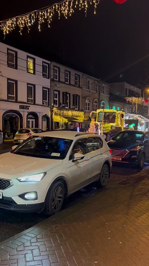 🚜 🎅🏻 | Wallis Bar