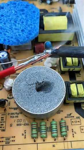 Oxidized Soldering Iron Tip? Repair Paste Easily Restores Shine and Solderability 🔥 #Soldering | Laptop Repair Secrets