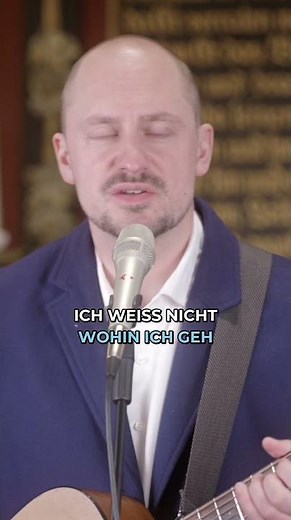Hubert von Goisern – Dunkelrot (Cover)