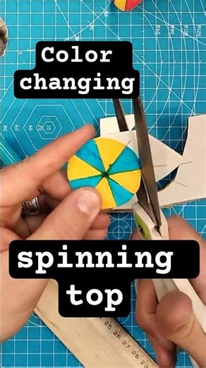 Color-changing spinning top #toupie #scienceathome #scienceforkids #colorchange #diy #toys
