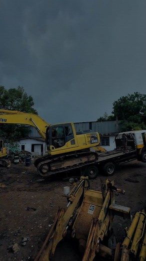 🚨 Backhoe loaders,Excavators,Dozers,Rollers, Containers ප්‍රවාහනය ඇතුළු යන්ත්‍රෝපකරණ ප්‍රවාහනය හා සියලුම ගොඩනැගිලි ද්‍රව්‍ය ප්‍රවාහන කටයුතු සඳහා අමතන්න Contact us for all machinery transportation works including transporting Backhoe loaders,Excavators, Dozers,Rollers,Containers and all kinds of building materials Matrix Built Engineerings Pvt Ltd 075 - 45 45 043 ❤️🔥🛑 #matrixbuiltengineeringspvtltd #transportationworks #excavations #construction #srilanka #dozer #backhoeloader #kobelco #komats
