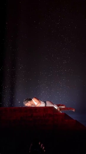 Sometimes you listen to a song for the first time and it gives you the chills. I am not even kidding, I know I am late to the party but I discovered Rosalia just two days ago and my jaw has been on the floor since. Such a hugely talented and gifted artist.I have been watching her interviews, what a beautiful human being. She is a special one. Rosalia ✨️❤️