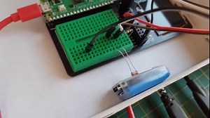 Raspberry Pi Pico Light Sensor Test: Measuring LED Flash Response